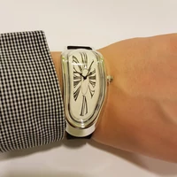 Kép 3/4 - Salvador Dali Elfolyó Idő Unisex Karóra