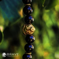 Kép 3/5 - BRAVE - LION  Acél Oroszlános Ónix Ásvány Karkötő - Arany
