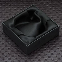 Kép 3/3 - Univerzális Sötétszürke Karkötő Díszdoboz - 9x9x3 cm