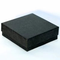 Kép 1/3 - Univerzális Sötétszürke Karkötő Díszdoboz - 9x9x3 cm